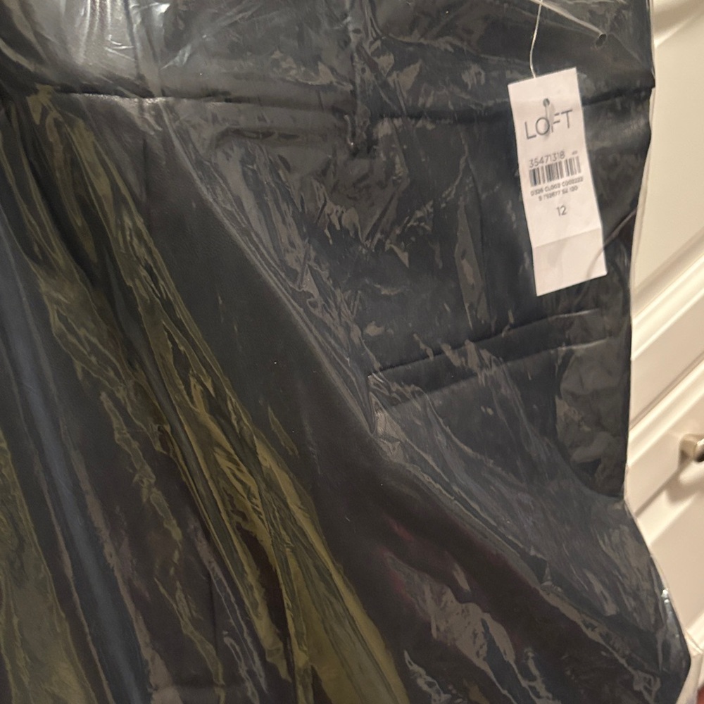 LOFT Elegant Black Trousers